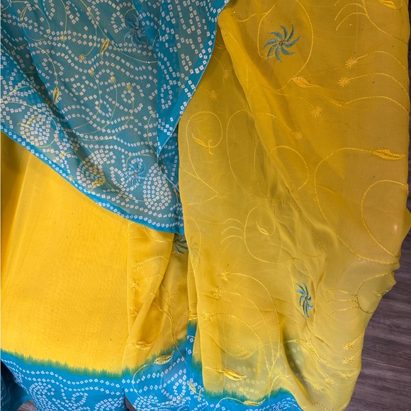 Badhani sari with matching blouse size L - Picture 9 of 11